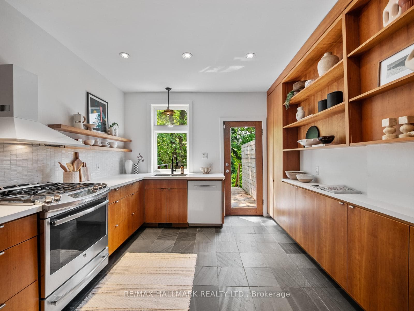 275 Withrow Avenue photo 13