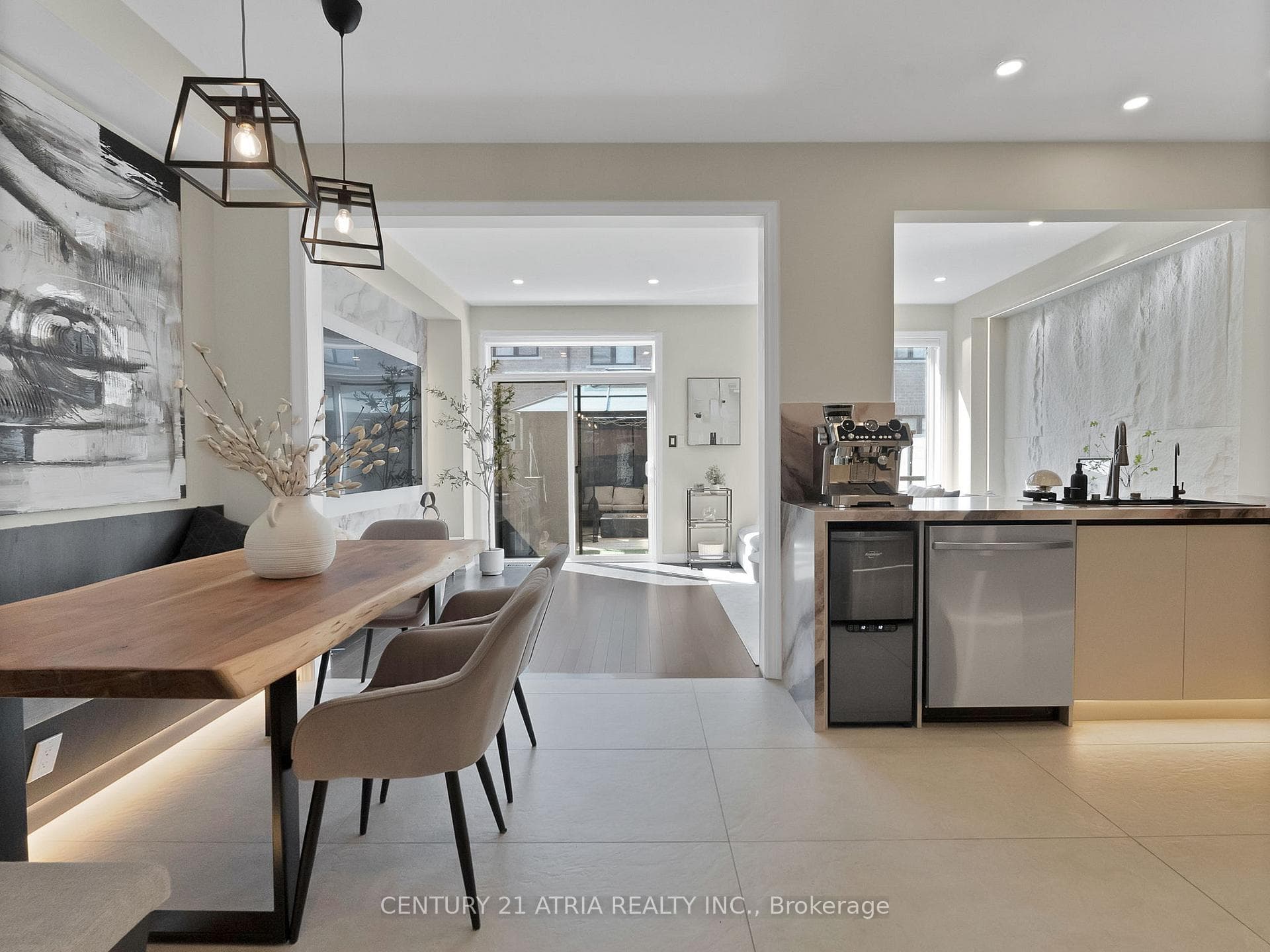 19 Boiton Street photo 6