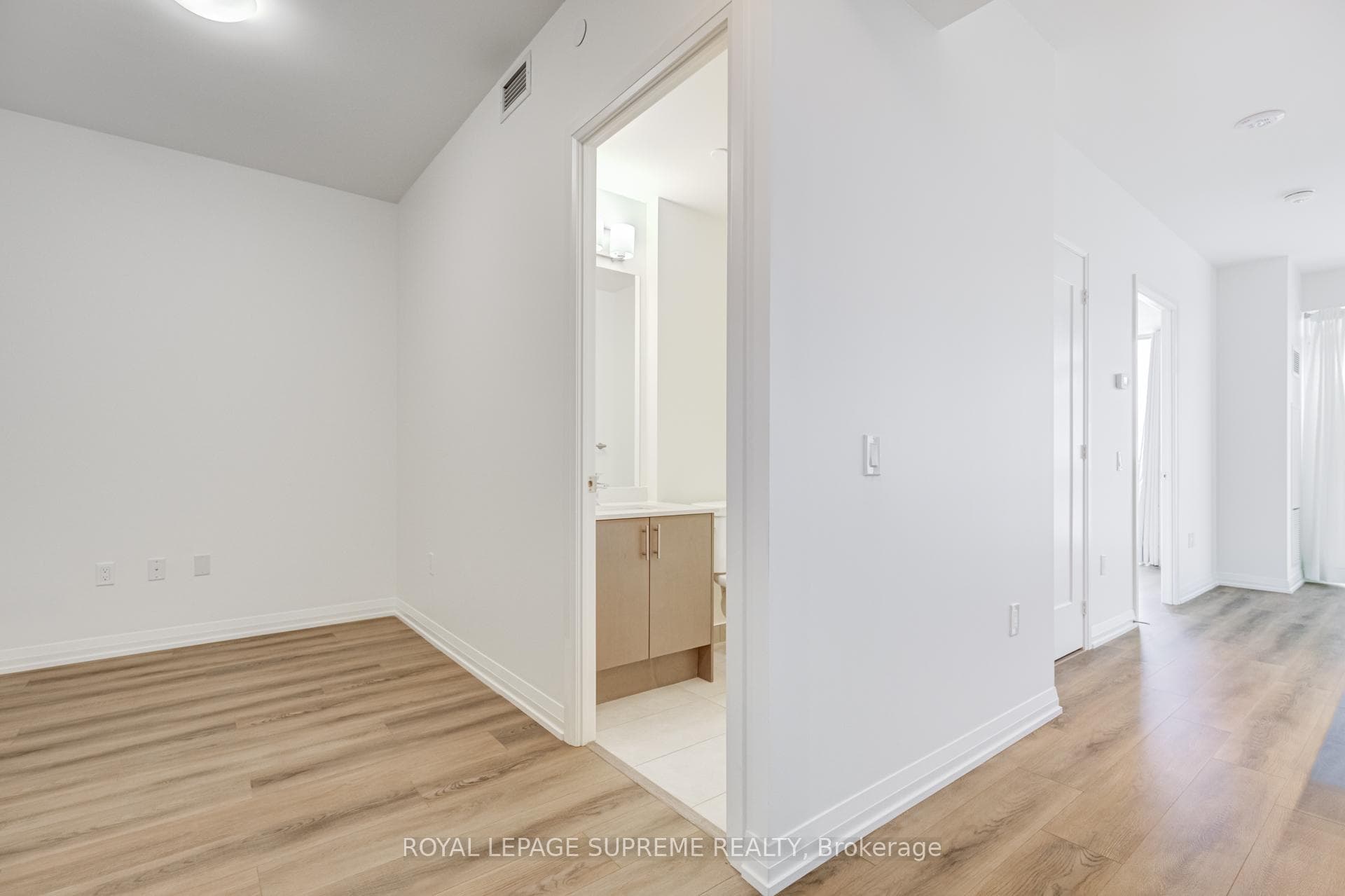 9000 Jane Street Unit 1407 photo 18