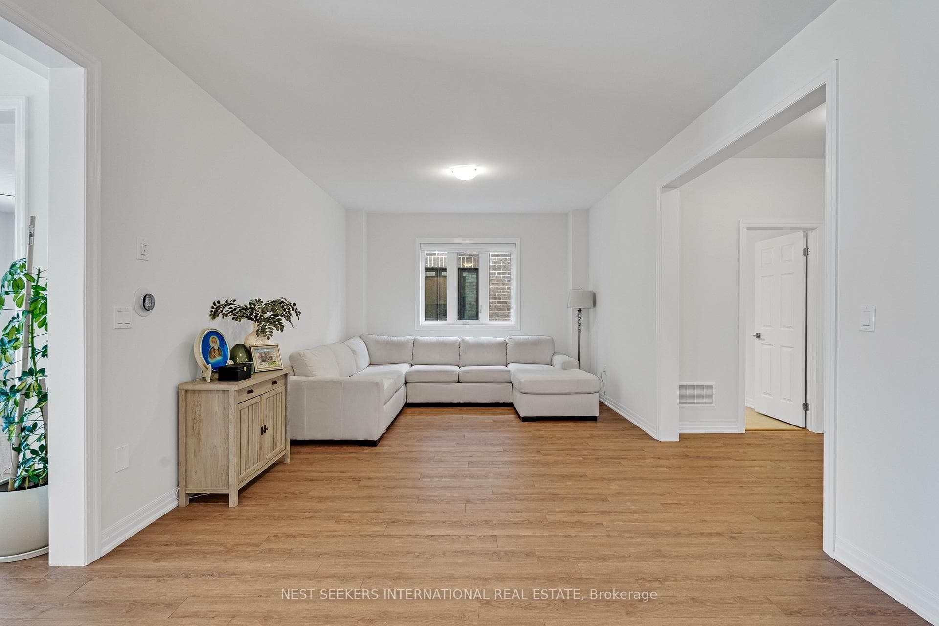95 Pembrook Street photo 8