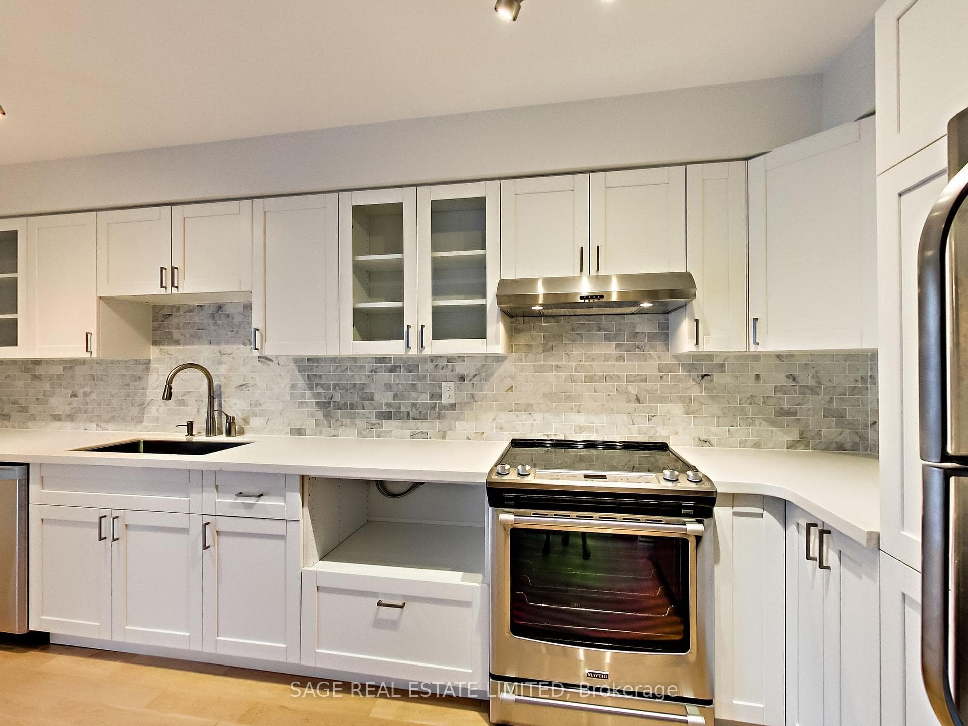 24 Wellesley Street Unit 714 photo 3