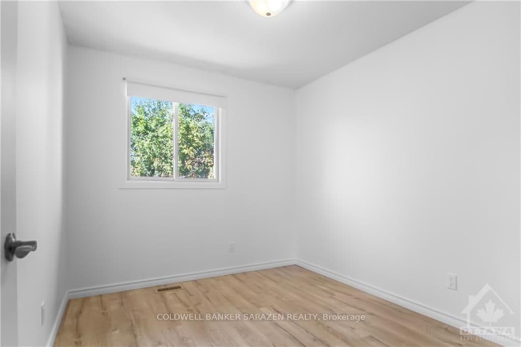 57 WOODFIELD Drive Unit B photo 22