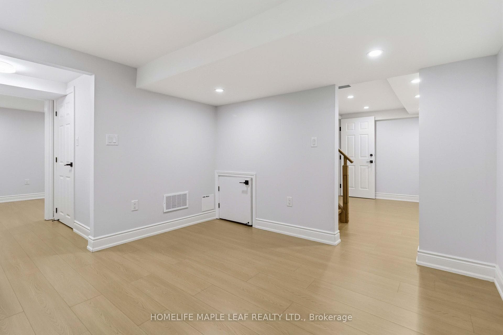 90 Burgby Avenue photo 36