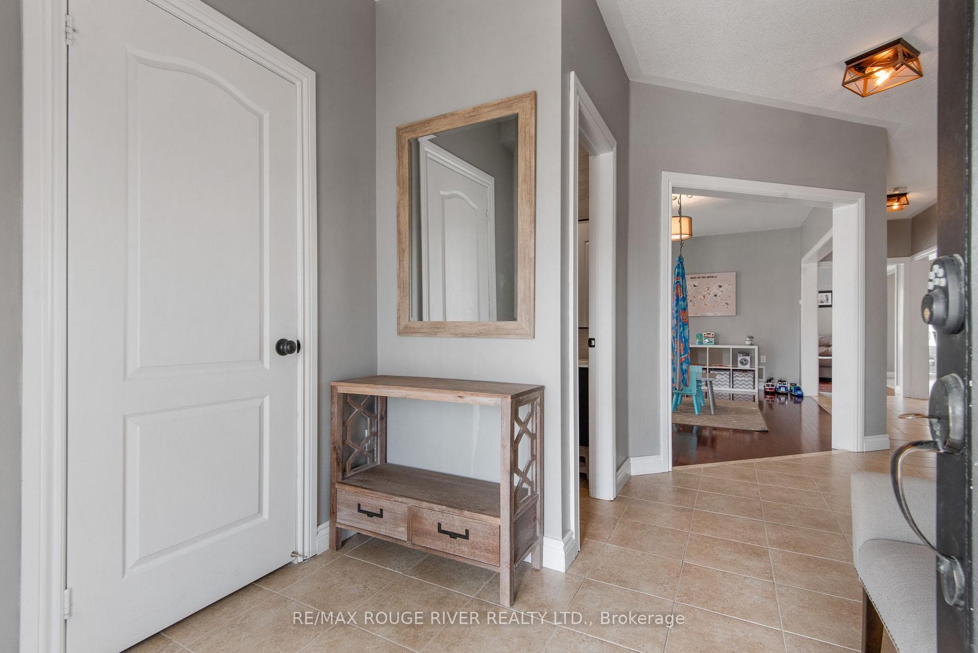 46 Morningstar Avenue photo 2