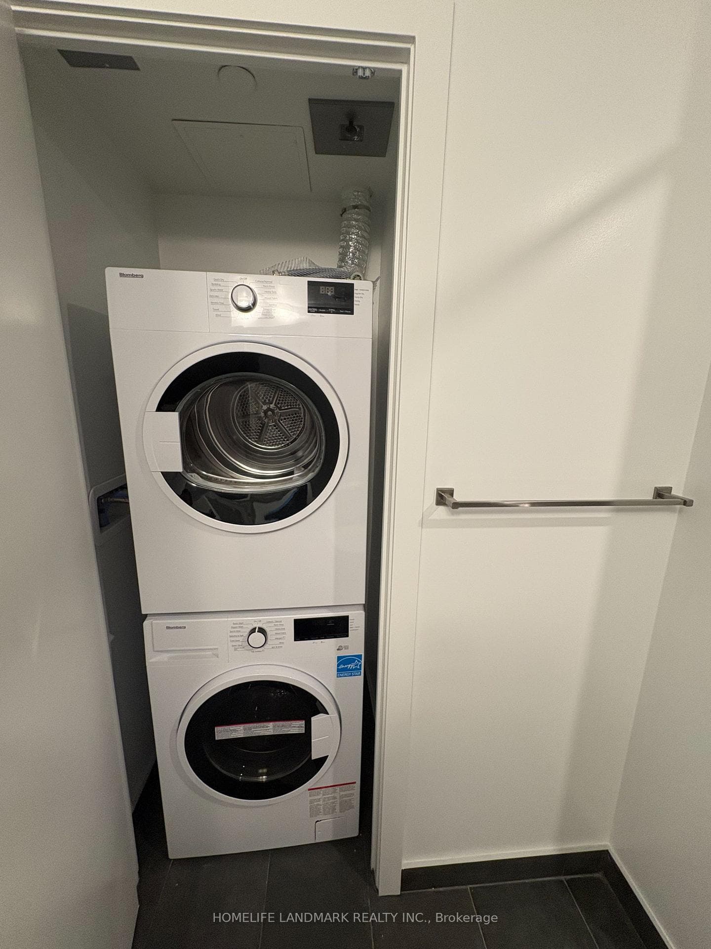 8 Wellesley Street Unit 5109 photo 11