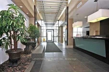 21 Upper Duke Crescent Unit 413B photo 2