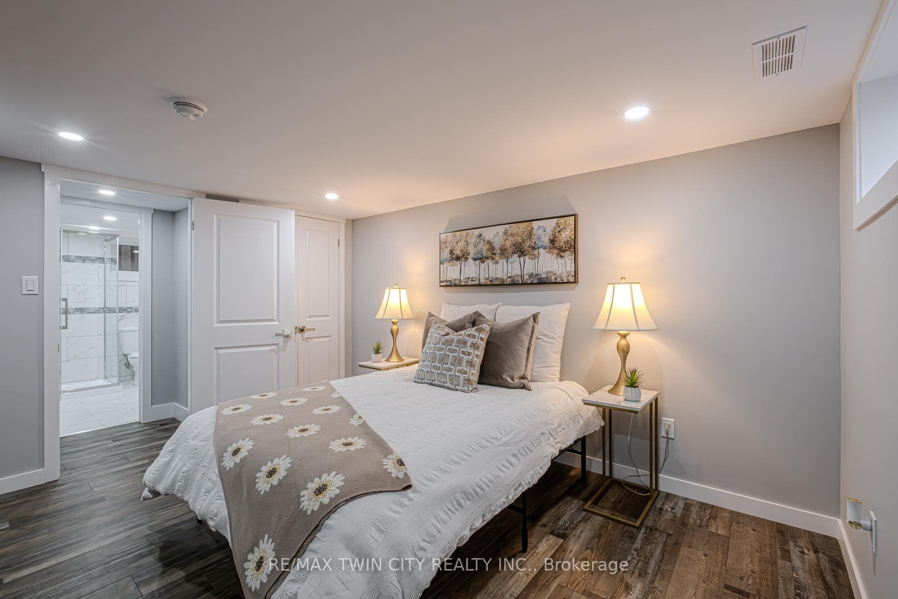 83 Wood Street photo 35