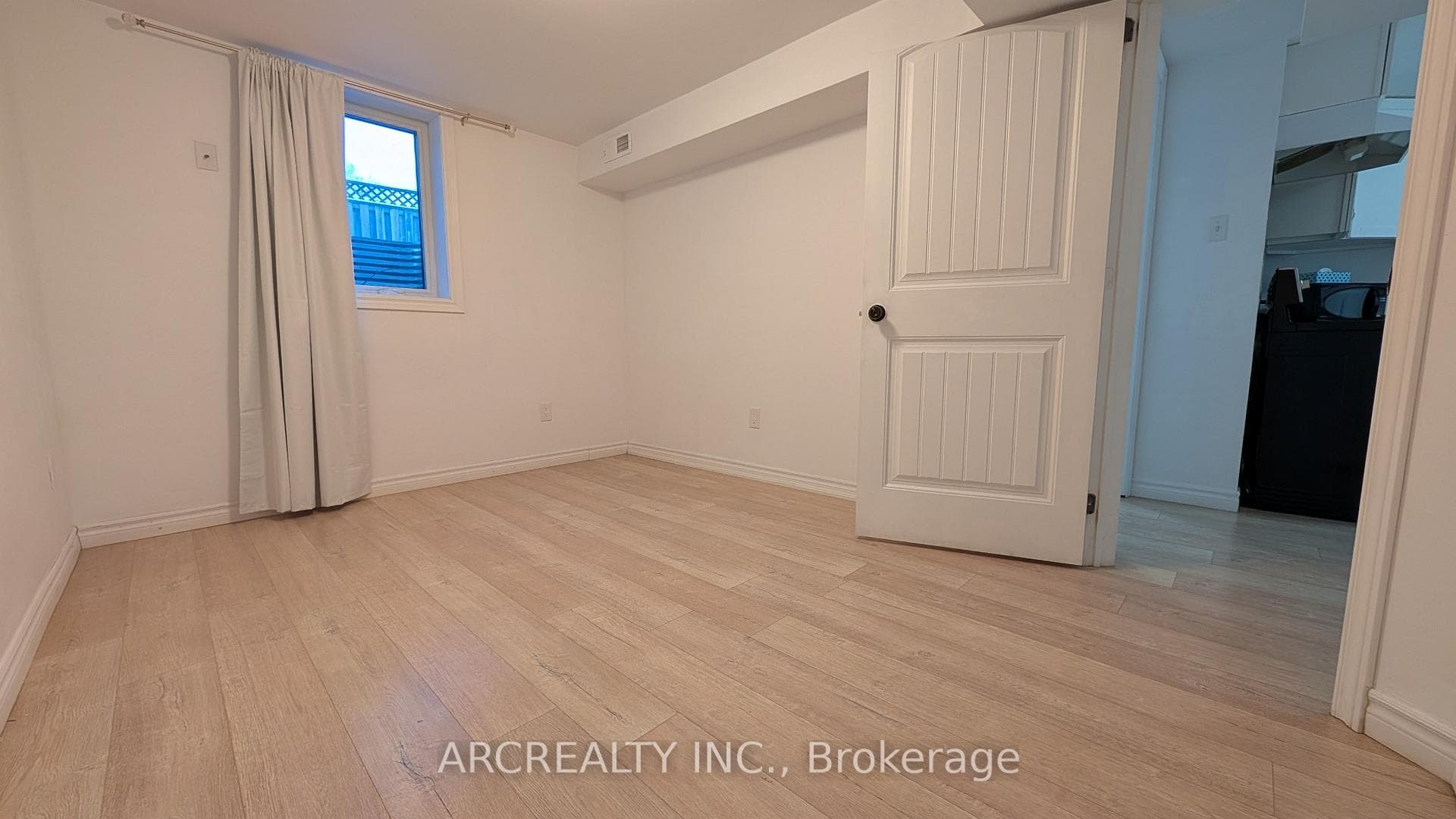 149 Gunn Street Unit Lower photo 12