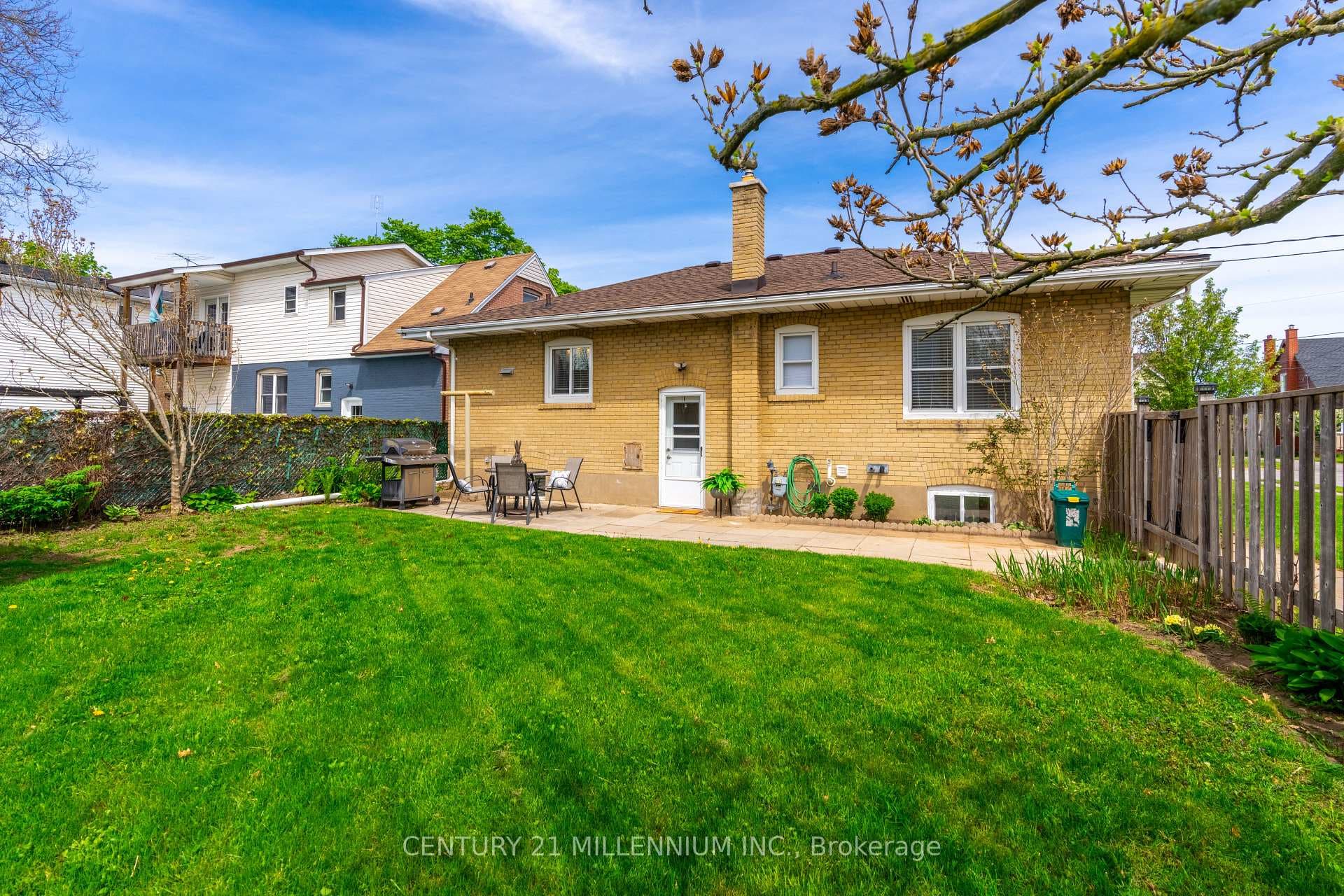 22 Cayuga Street photo 37