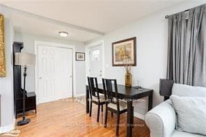 435 Napier Street Unit A photo 4
