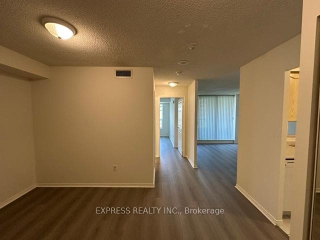 29 Pemberton Avenue Unit 905 photo 2