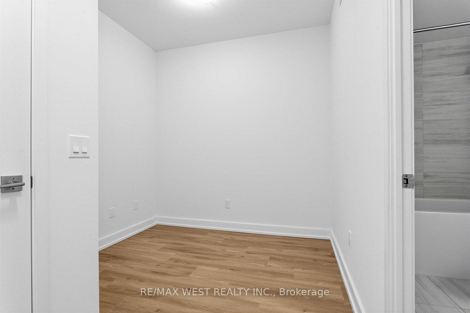 498 Caldari Road Unit 2222 photo 16
