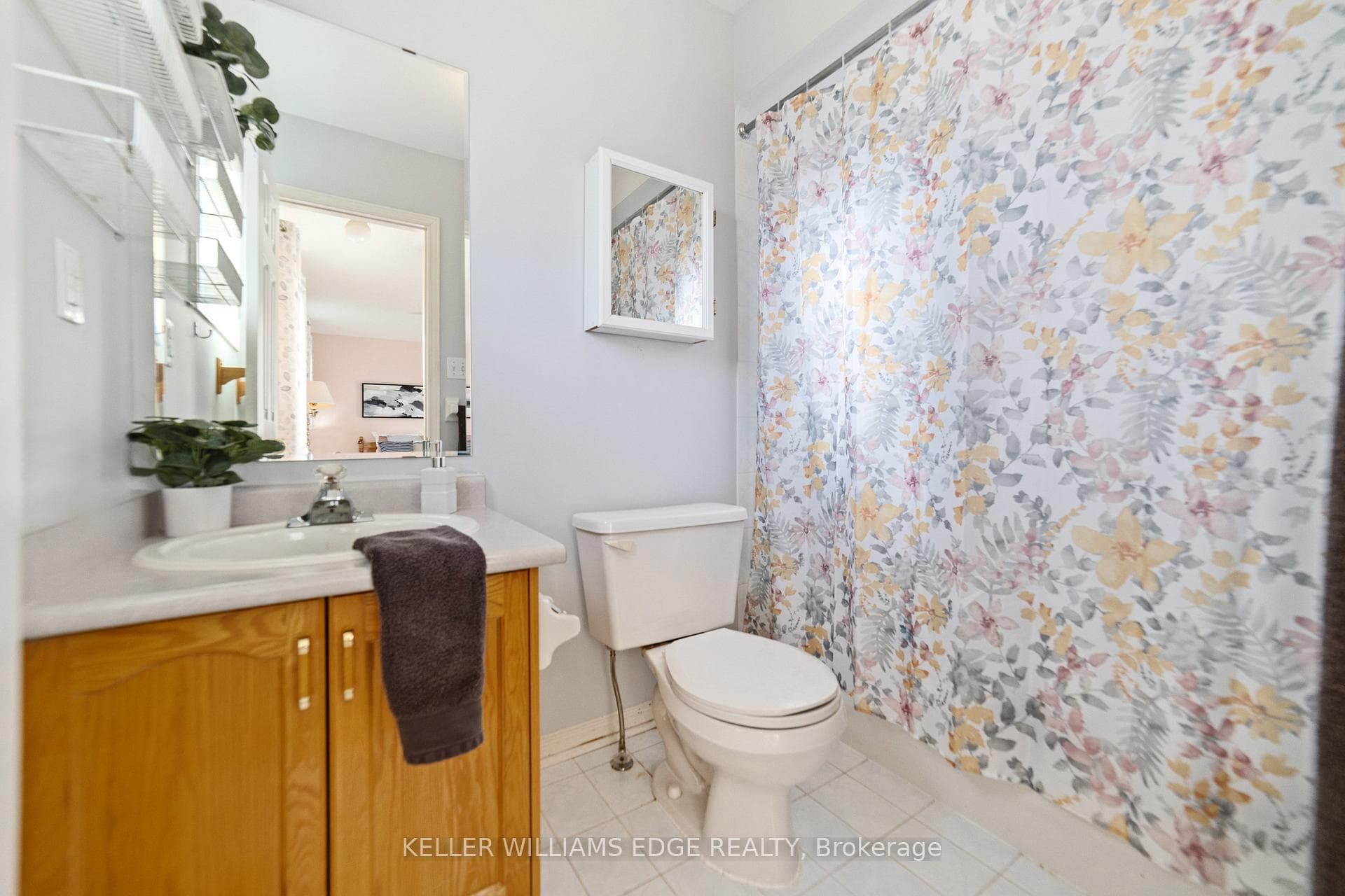 516 Eliza Crescent photo 24