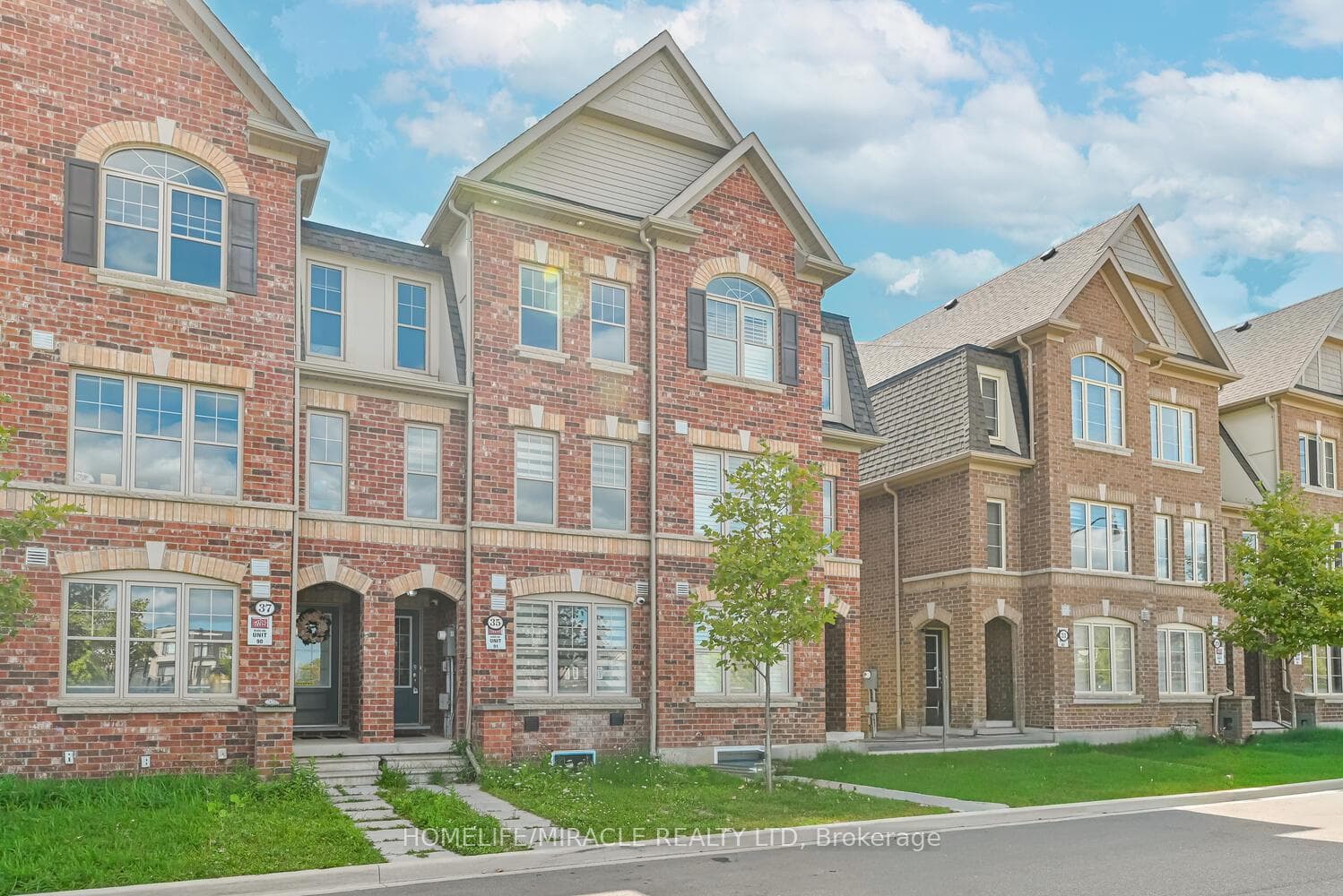 35 Finegan Circle photo 1