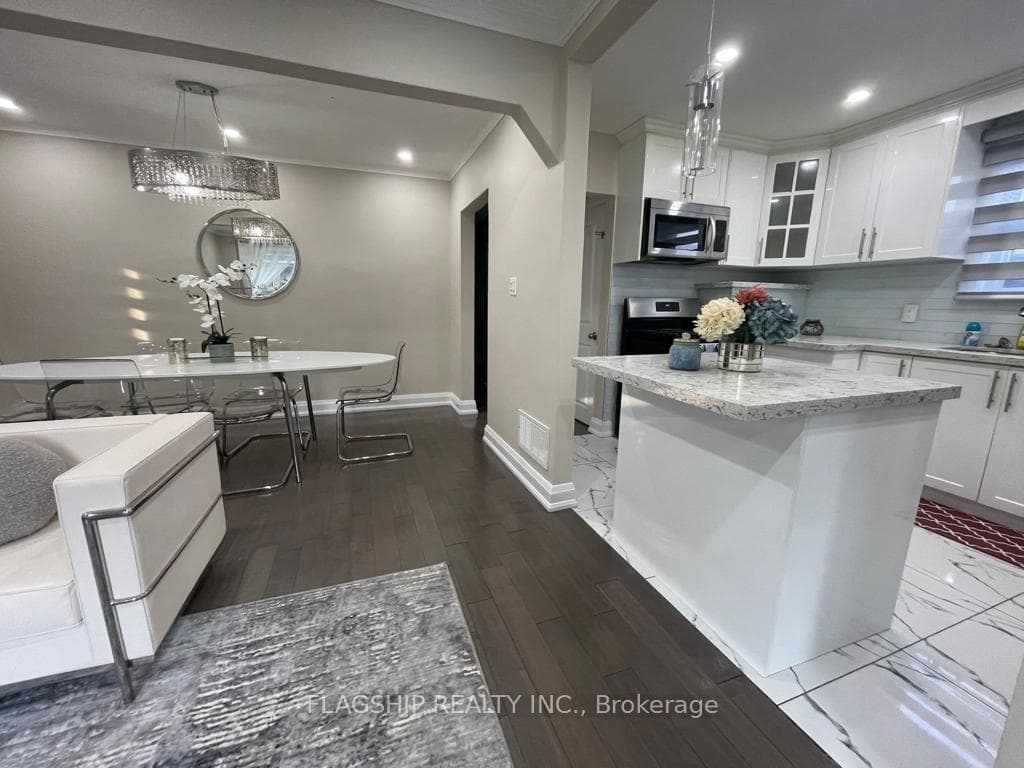 65 Kingsdown Drive photo 6