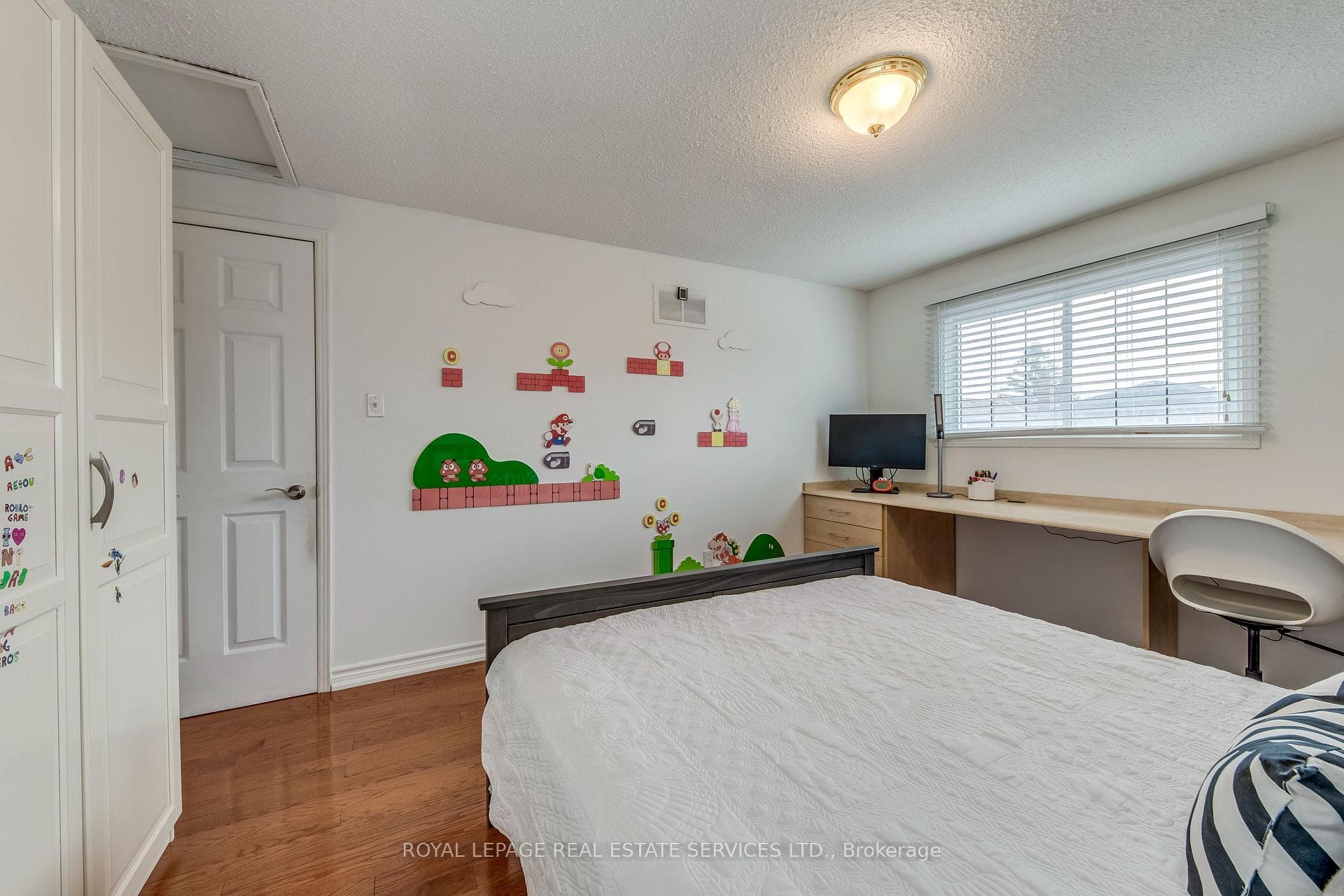 3390 Chartrand Crescent photo 37