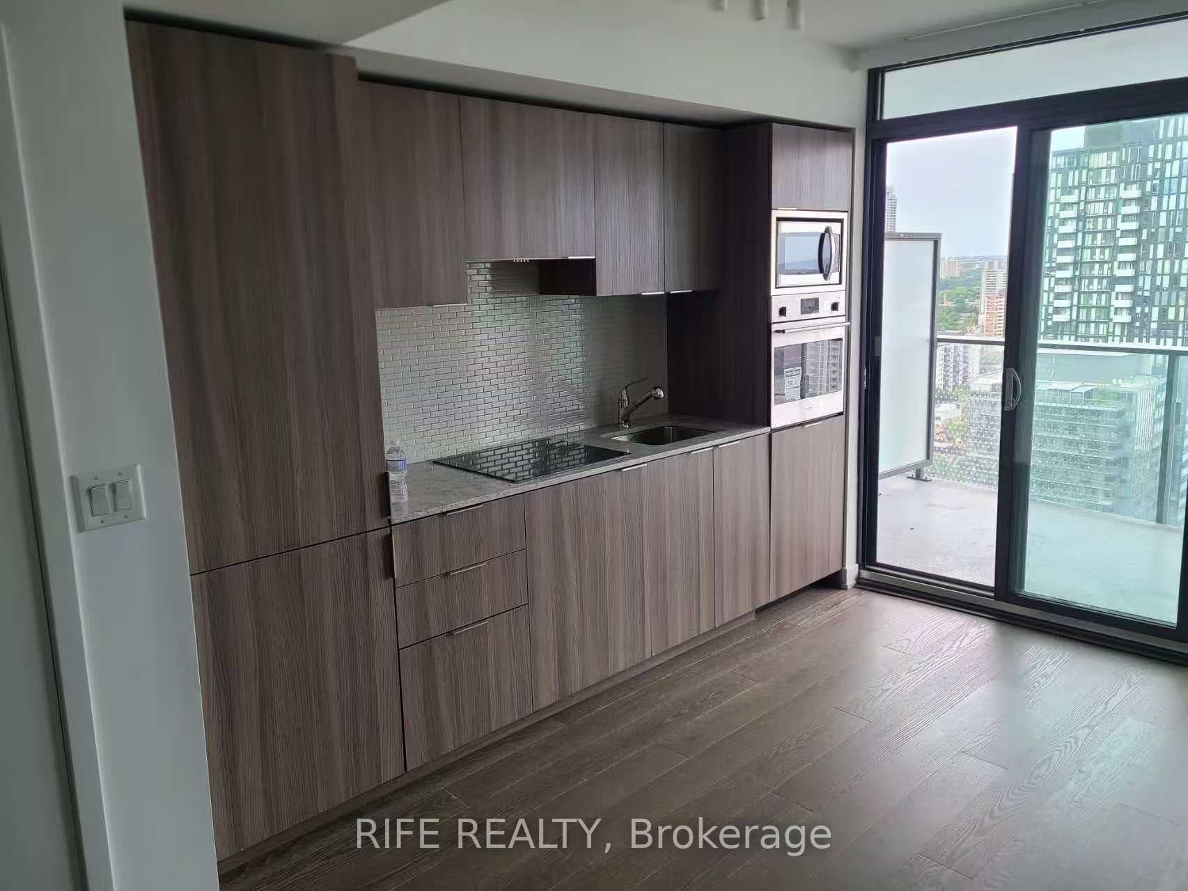 11 Wellesley Street Unit 2813 photo 3