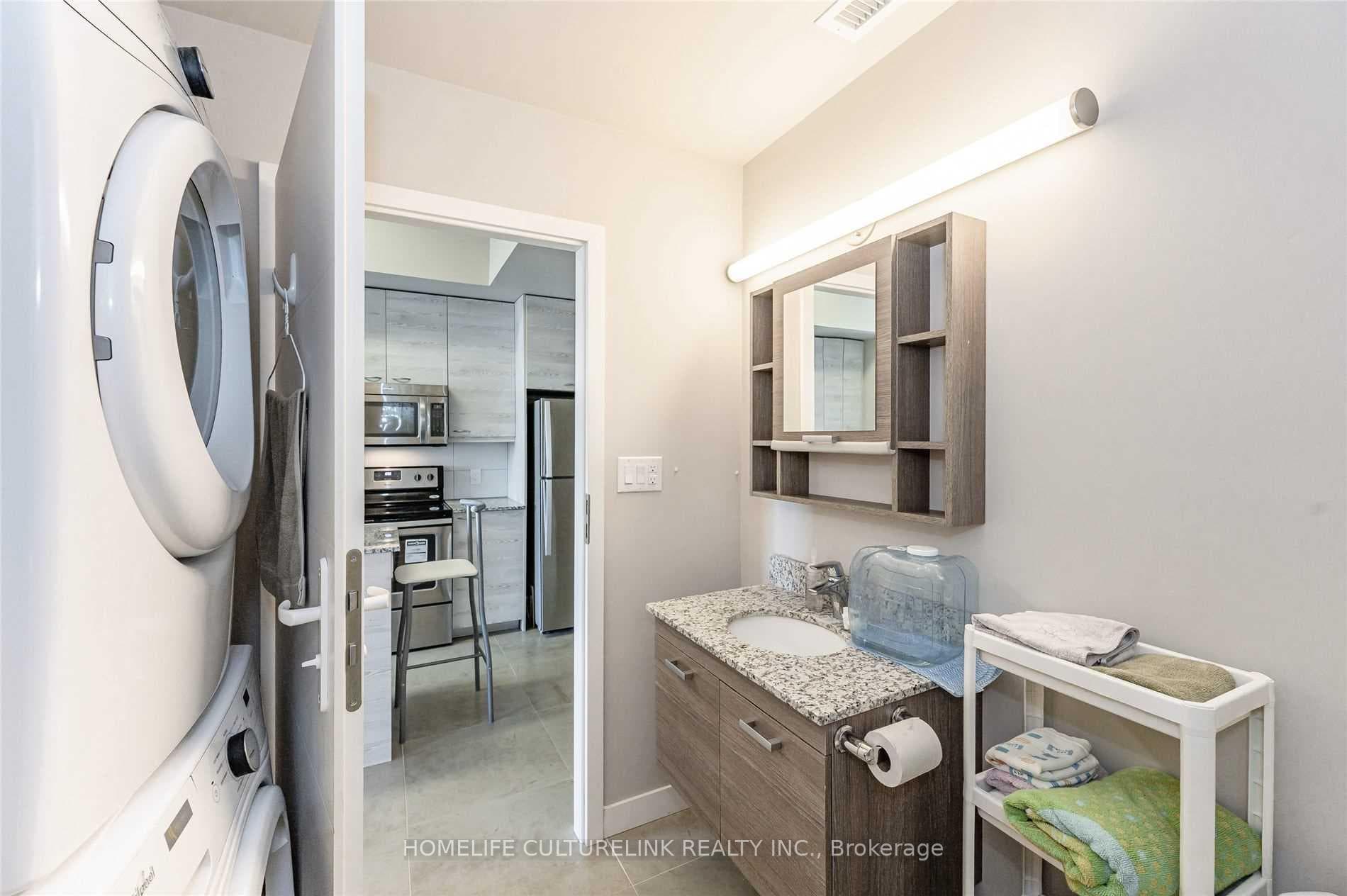 280 Lester Street Unit 823 photo 10