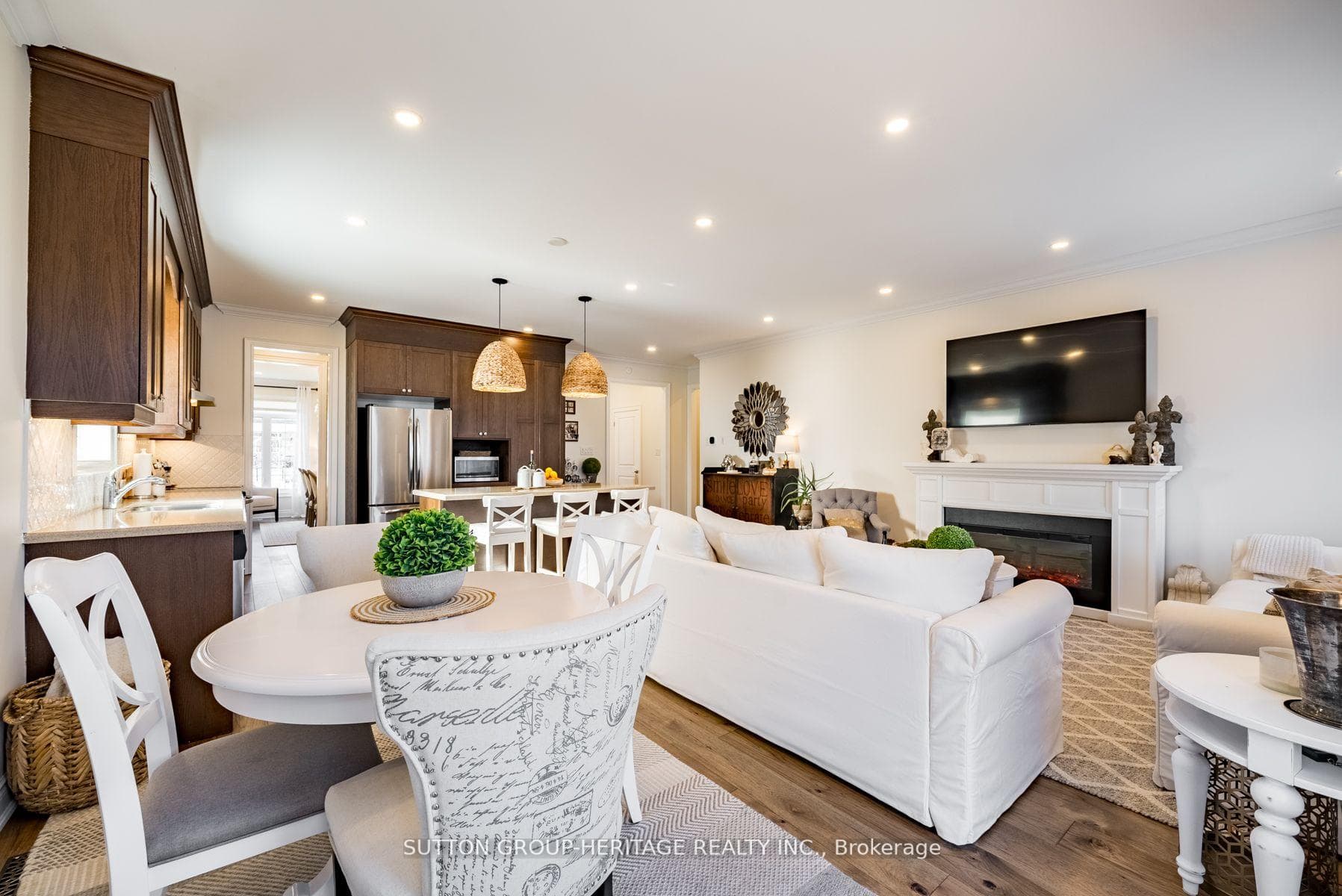 134 Highlands Boulevard photo 12