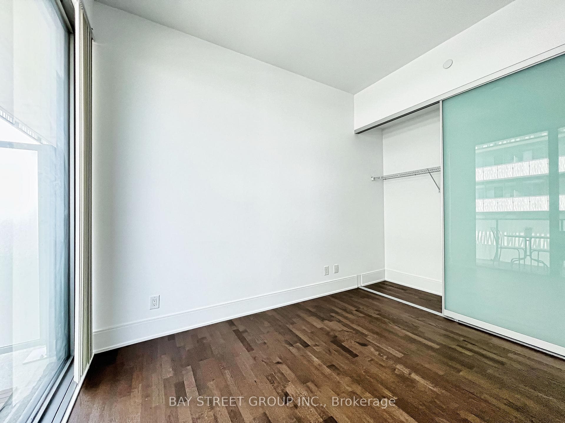 42 Charles Street Unit LPH5106 photo 3