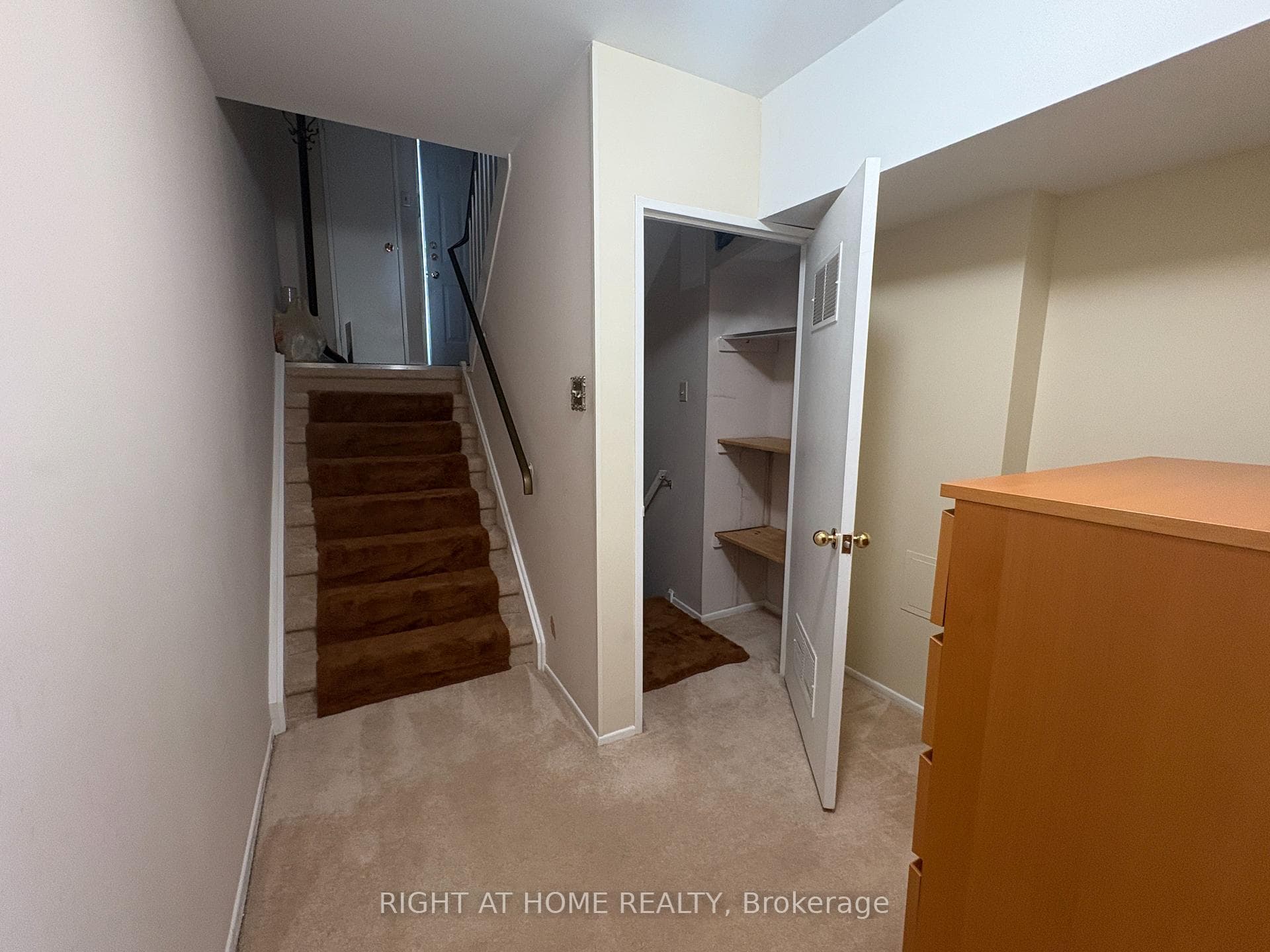 160 Palmdale Drive Unit 194 photo 14