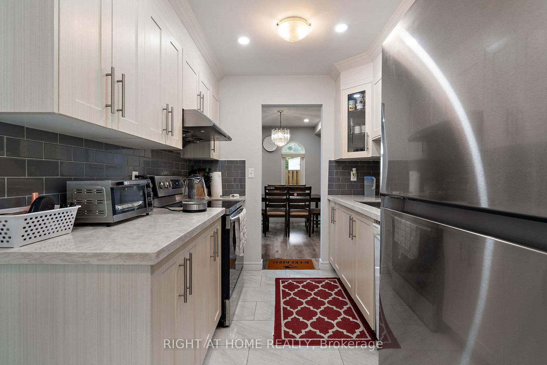 2075 Warden Avenue Unit 11 photo 5
