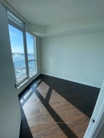 218 Queens Quay N/A Unit 1906 photo 8