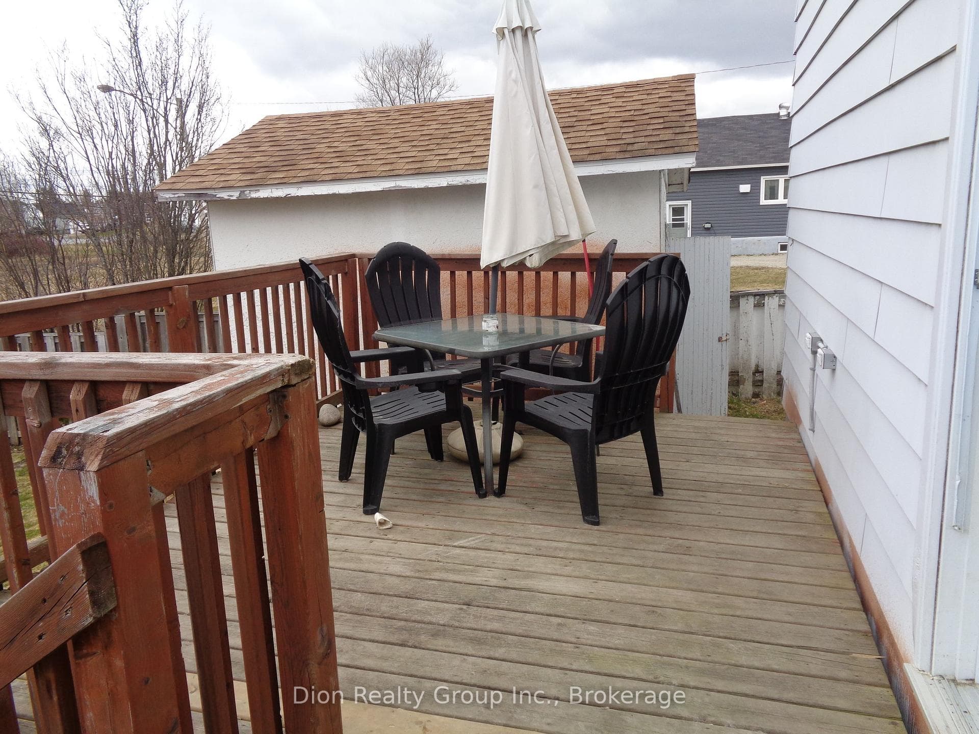 28 Premier Avenue photo 27