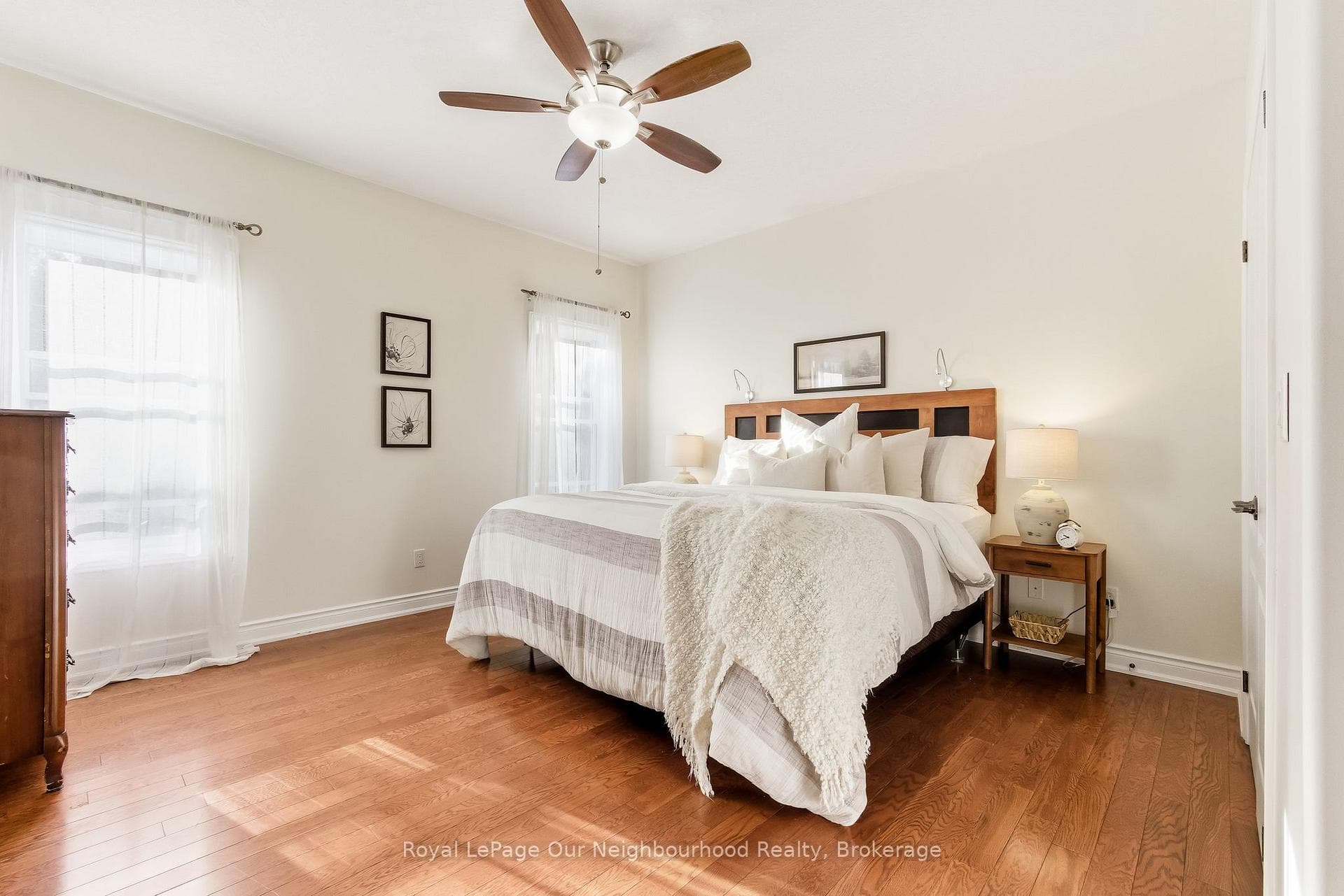 465 Foote Crescent photo 21