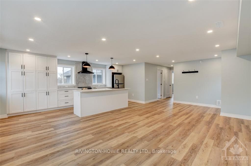 413 DONALD B MUNRO Drive photo 8