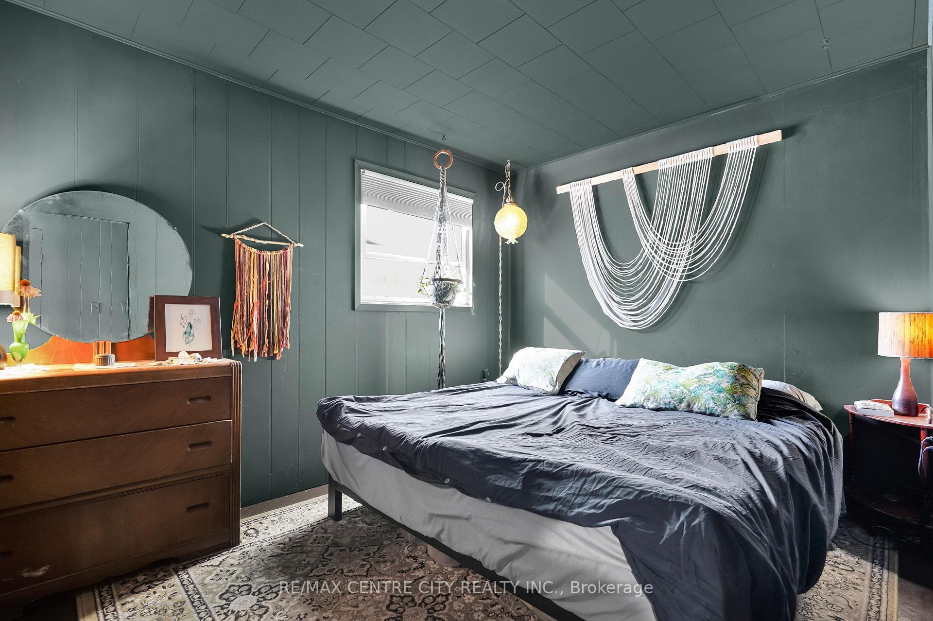 sensory deprivation bedroom