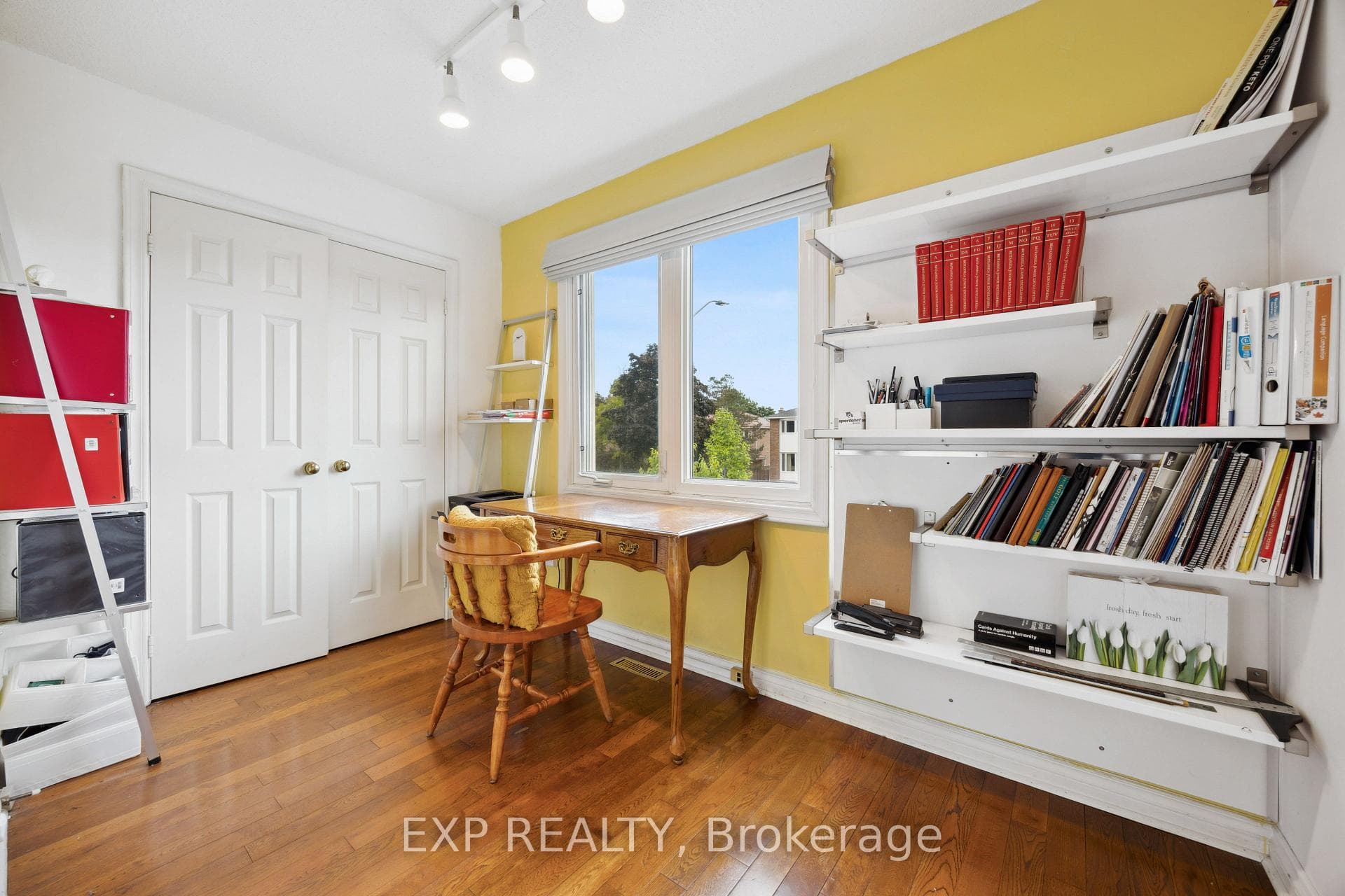 166 Lyndhurst Drive photo 33