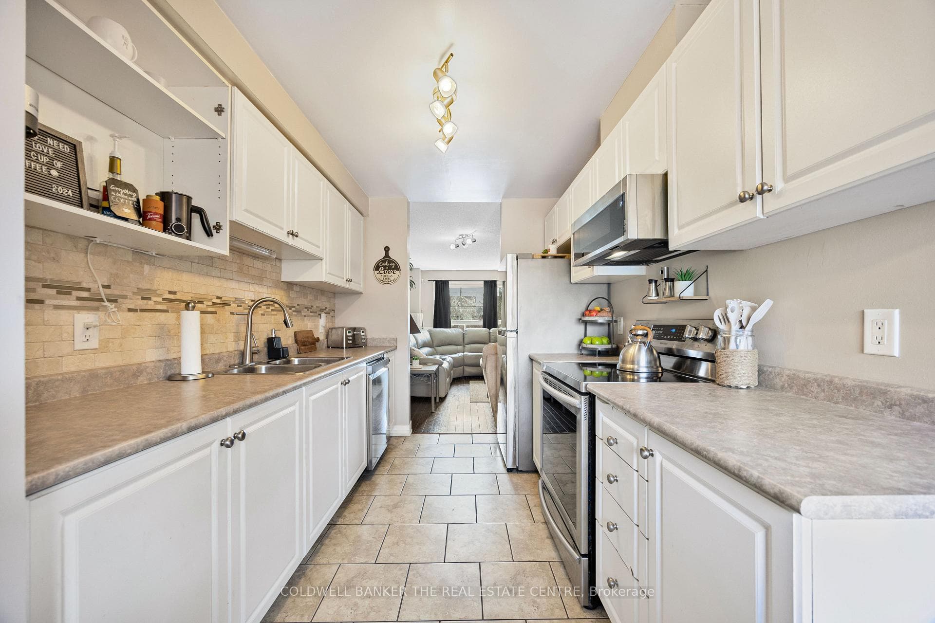 234 Cundles Road Unit 10 photo 8