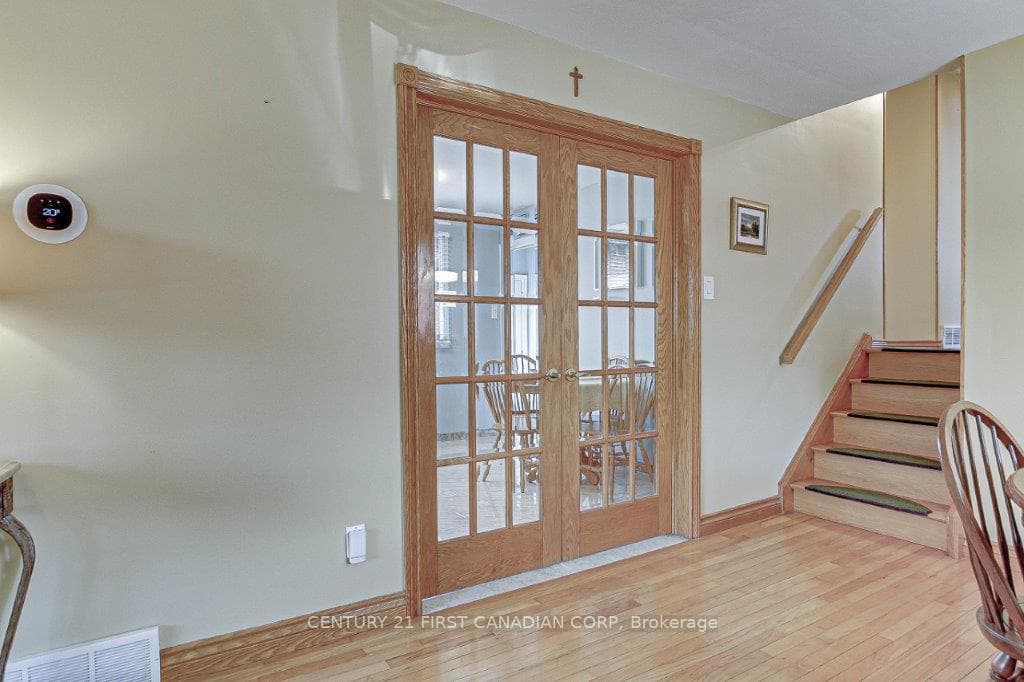 Oak french door to the kitchen