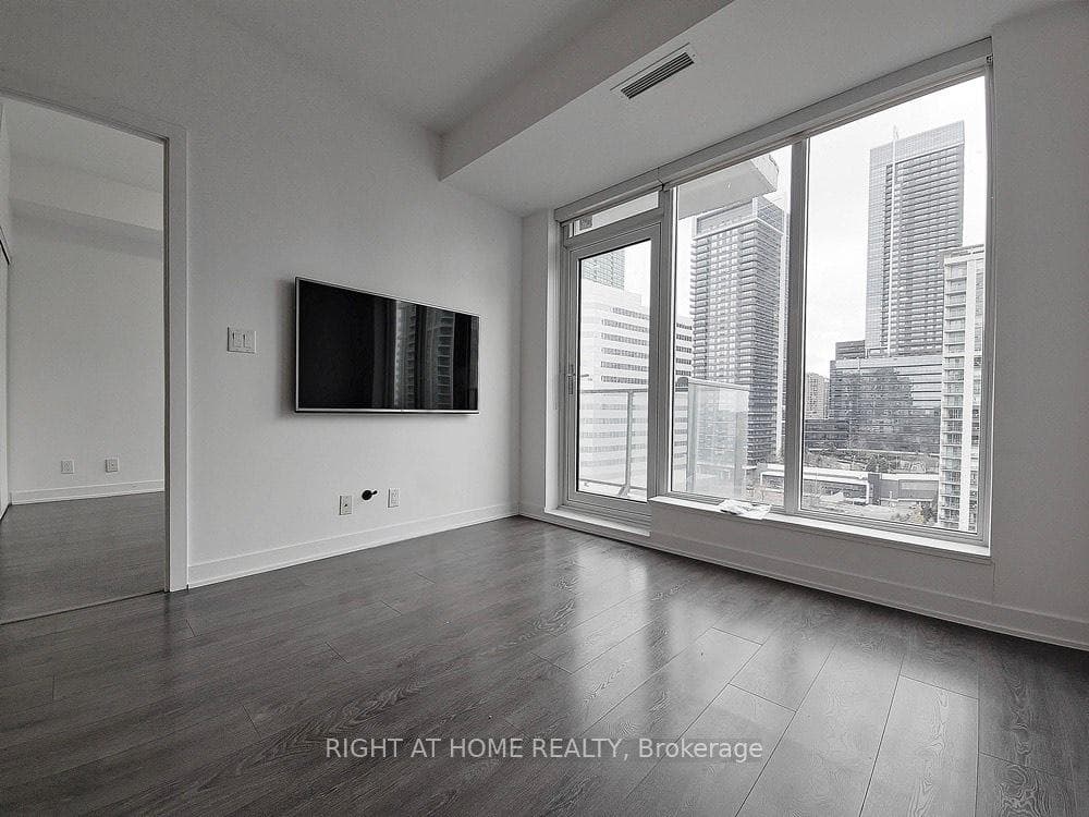 28 Avondale Avenue Unit 1101 photo 12