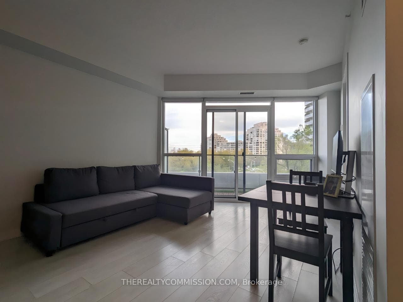 2212 Lake Shore Boulevard Unit 501 photo 4