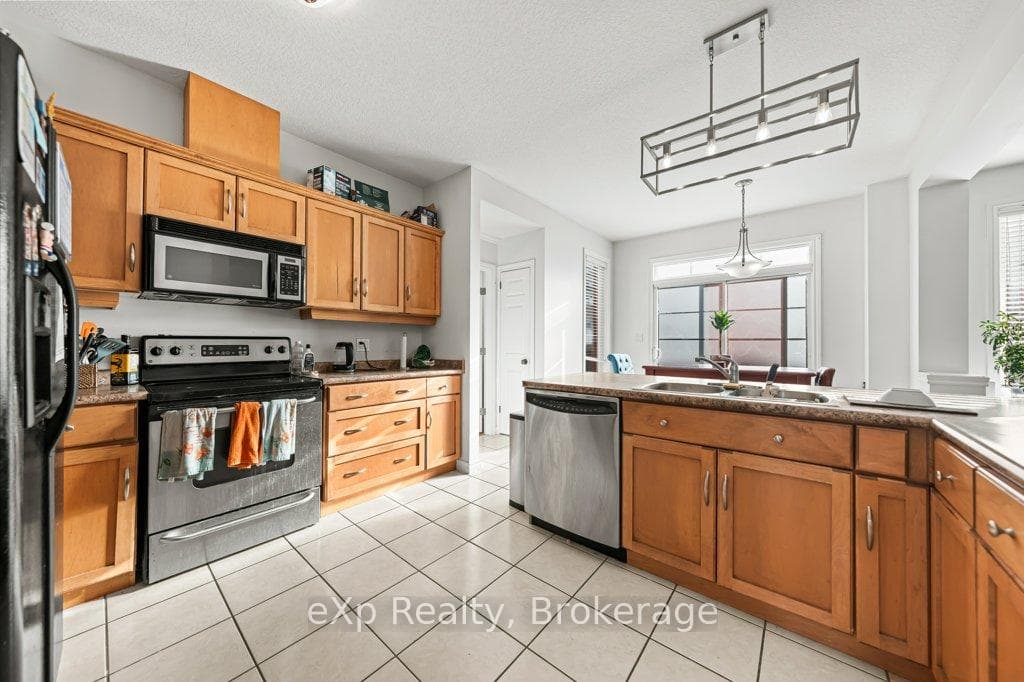 53 Truesdale Crescent photo 15