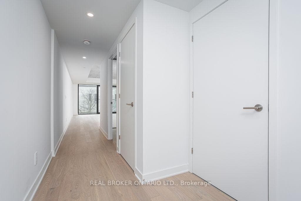 2720 Dundas Street Unit 305 photo 2