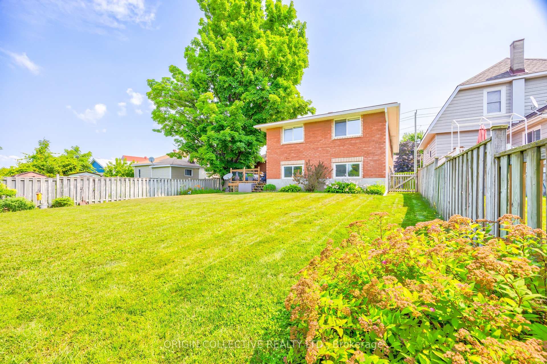 444 William Street photo 29