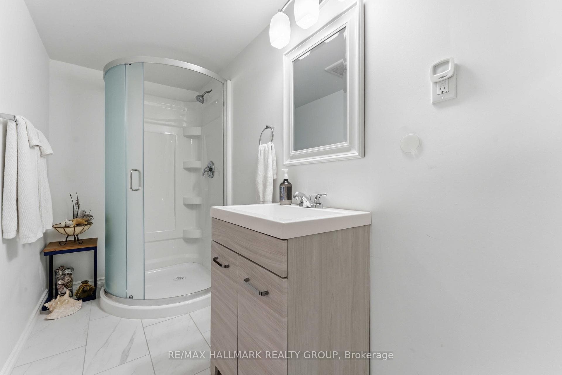 1593 Bottriell Way photo 38
