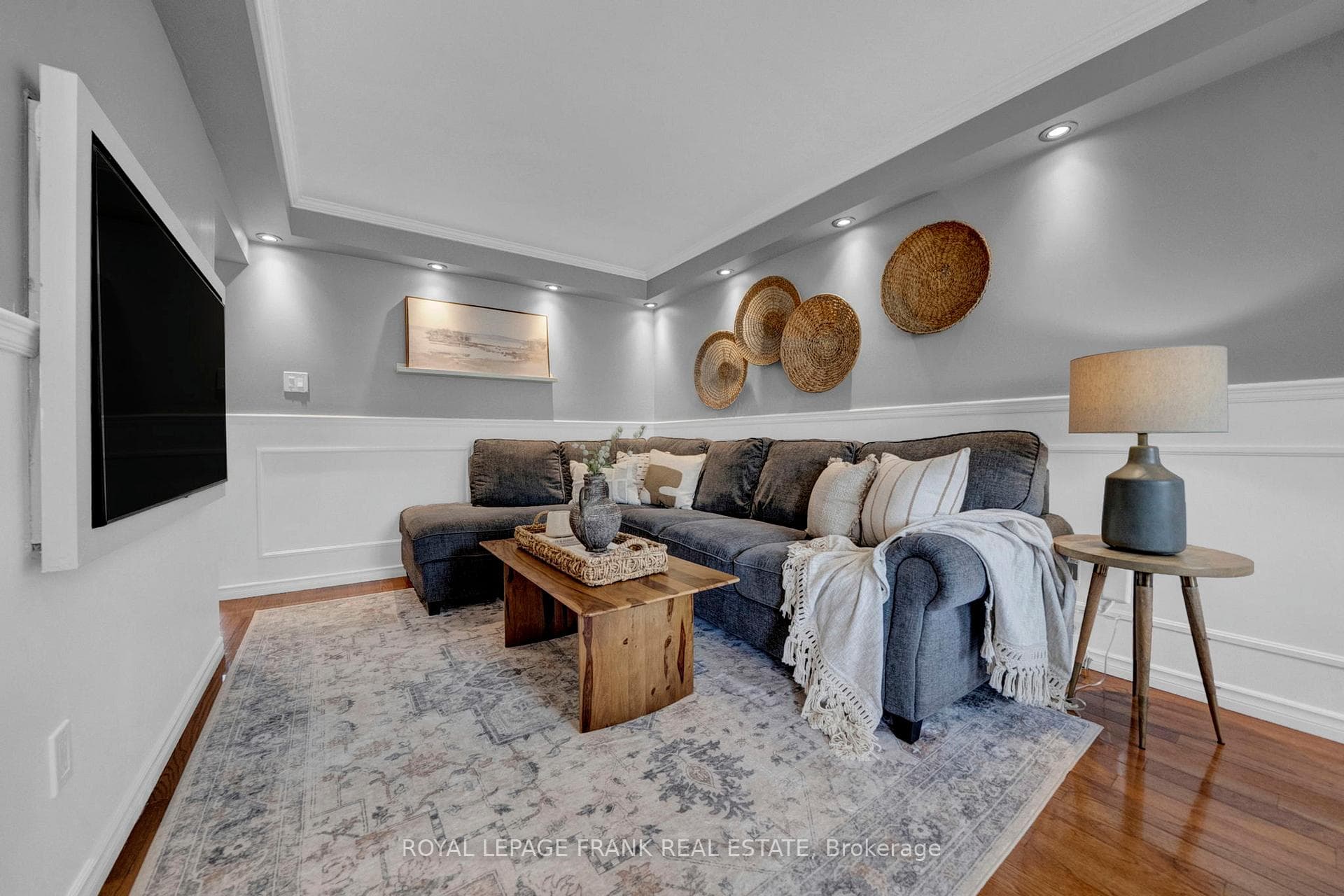 51 McMann Crescent photo 3