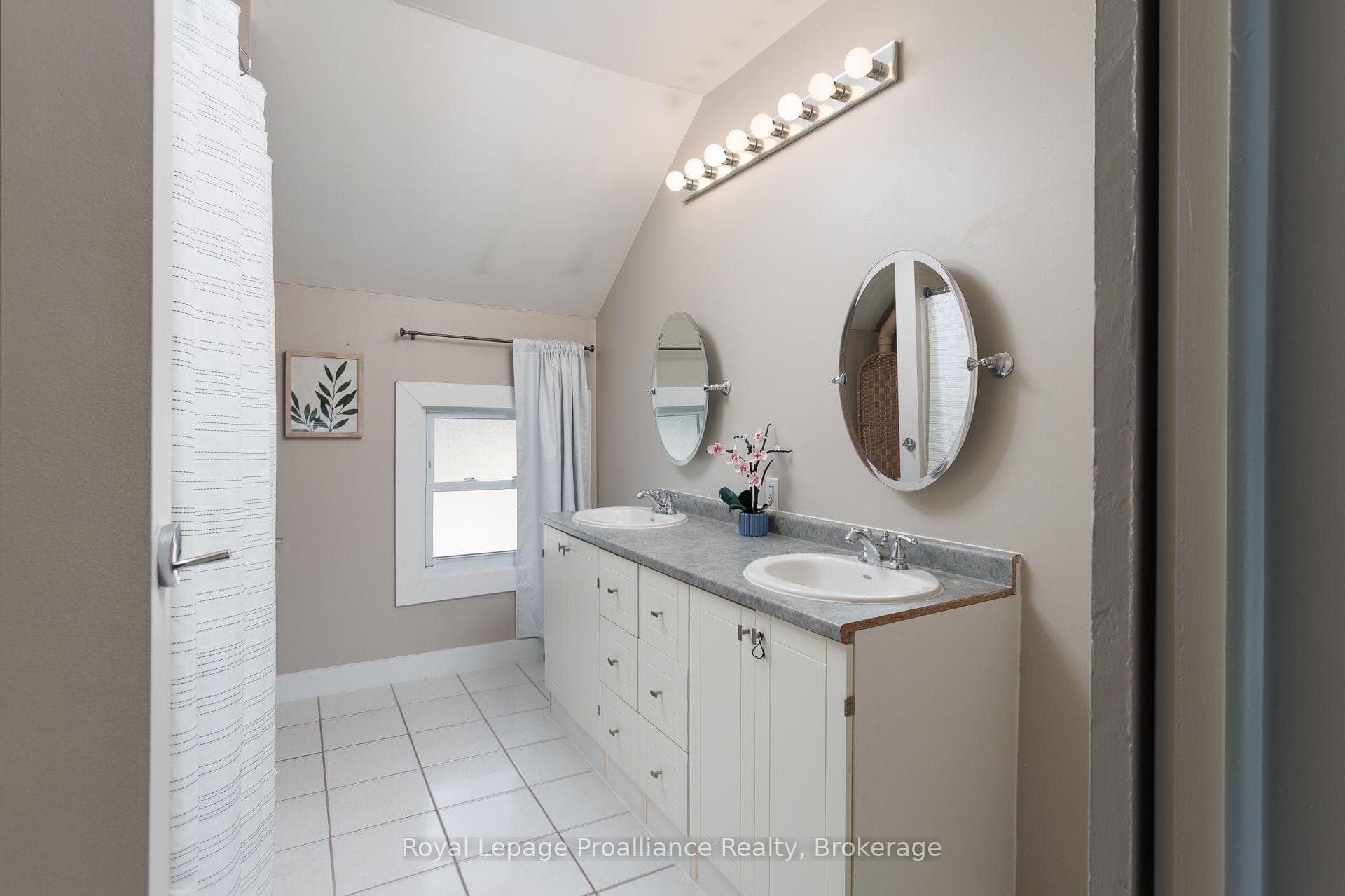 7 Simmons Street photo 19