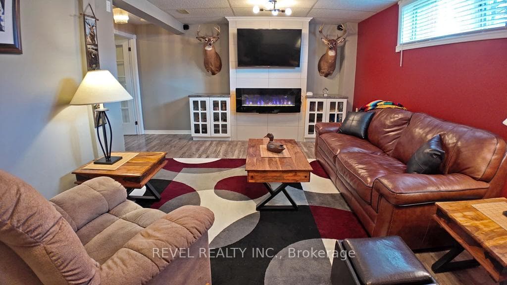101 Bloor Avenue photo 33