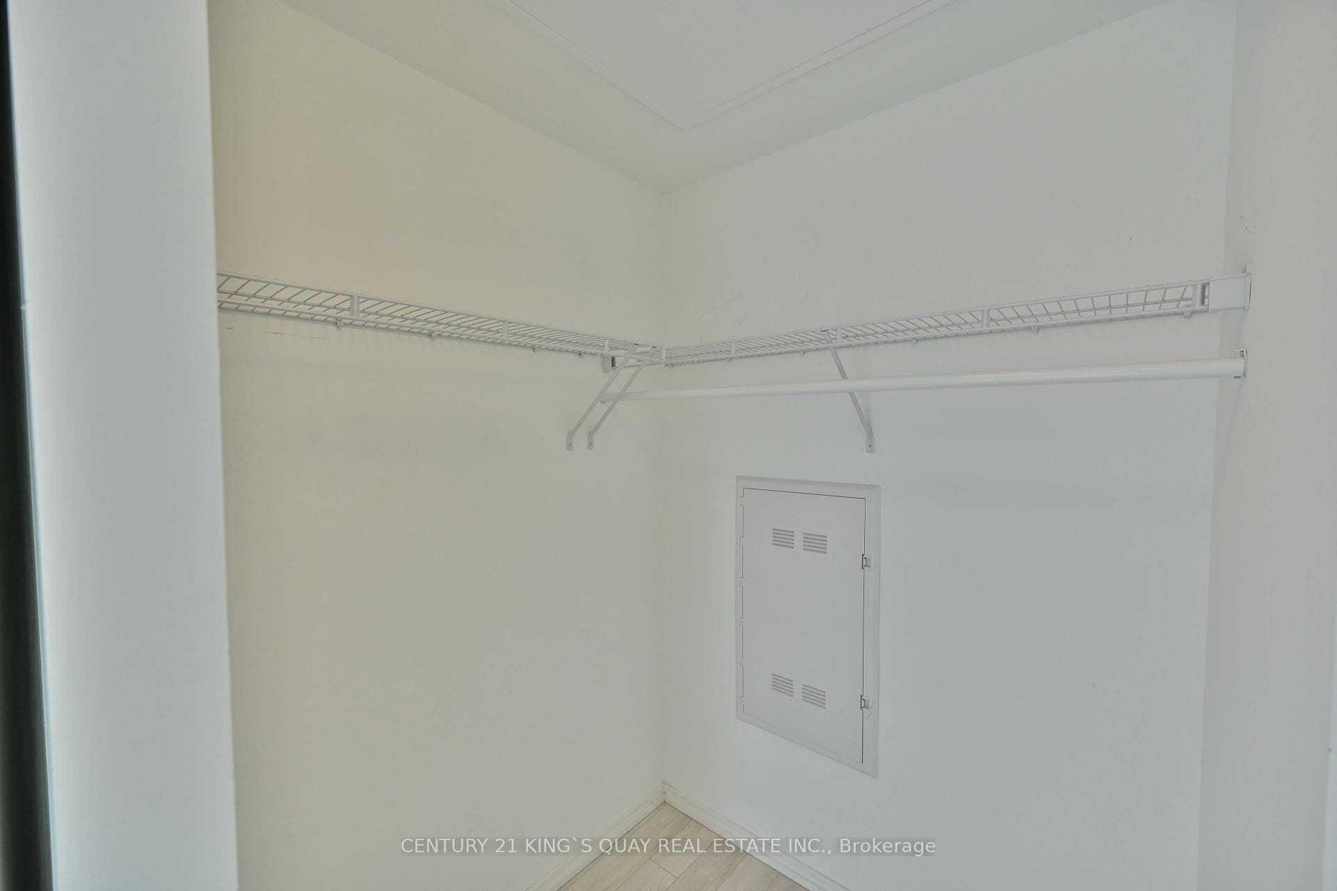 197 Yonge Street Unit 1907 photo 14