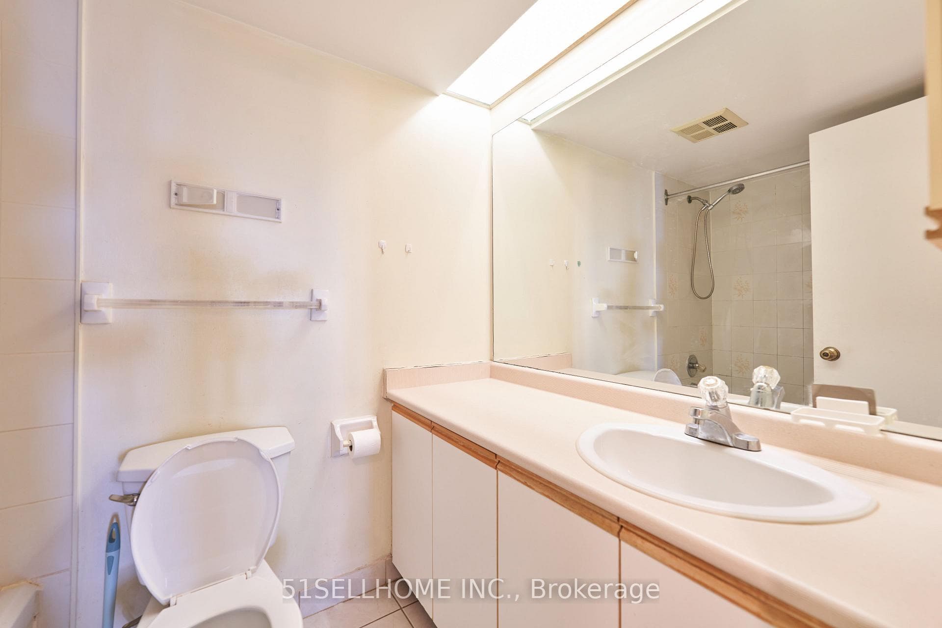 2466 Eglinton Avenue Unit 1201 photo 19