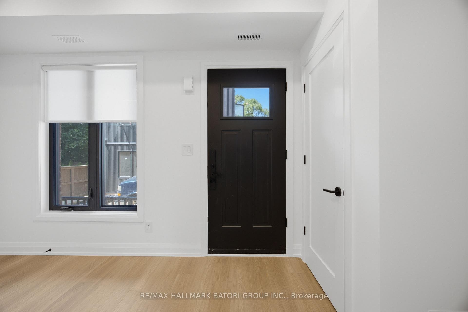 56 Camberwell Road Unit 4 photo 3