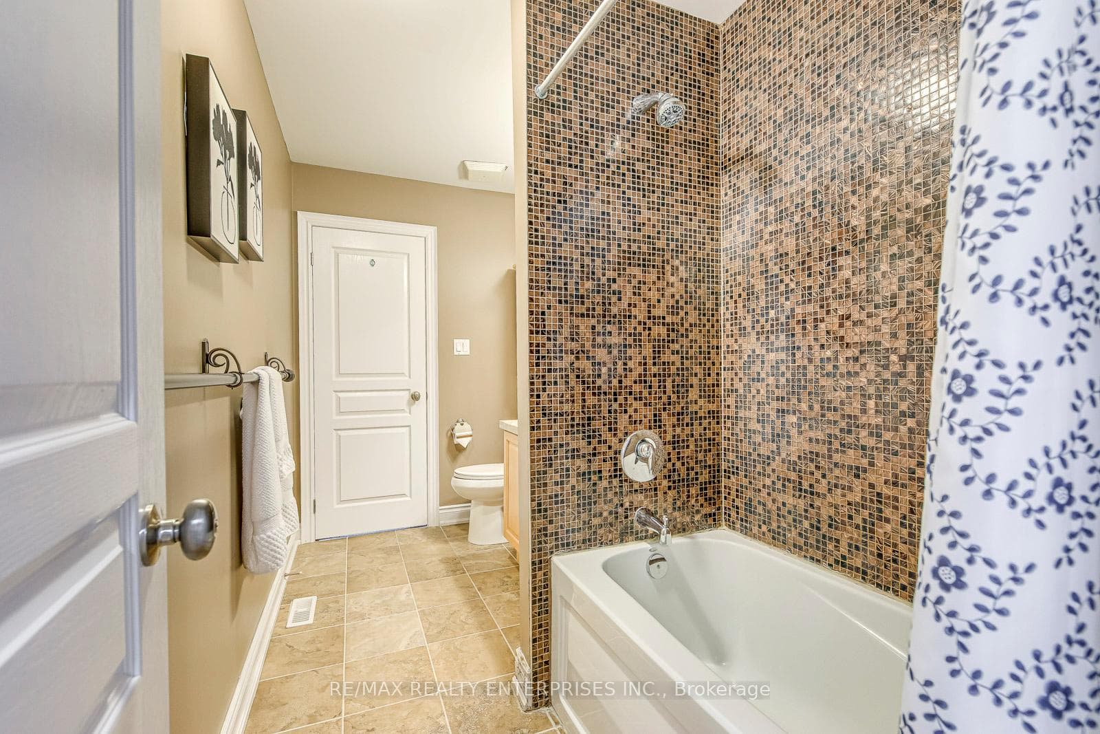 2240 Blackbird Court photo 28