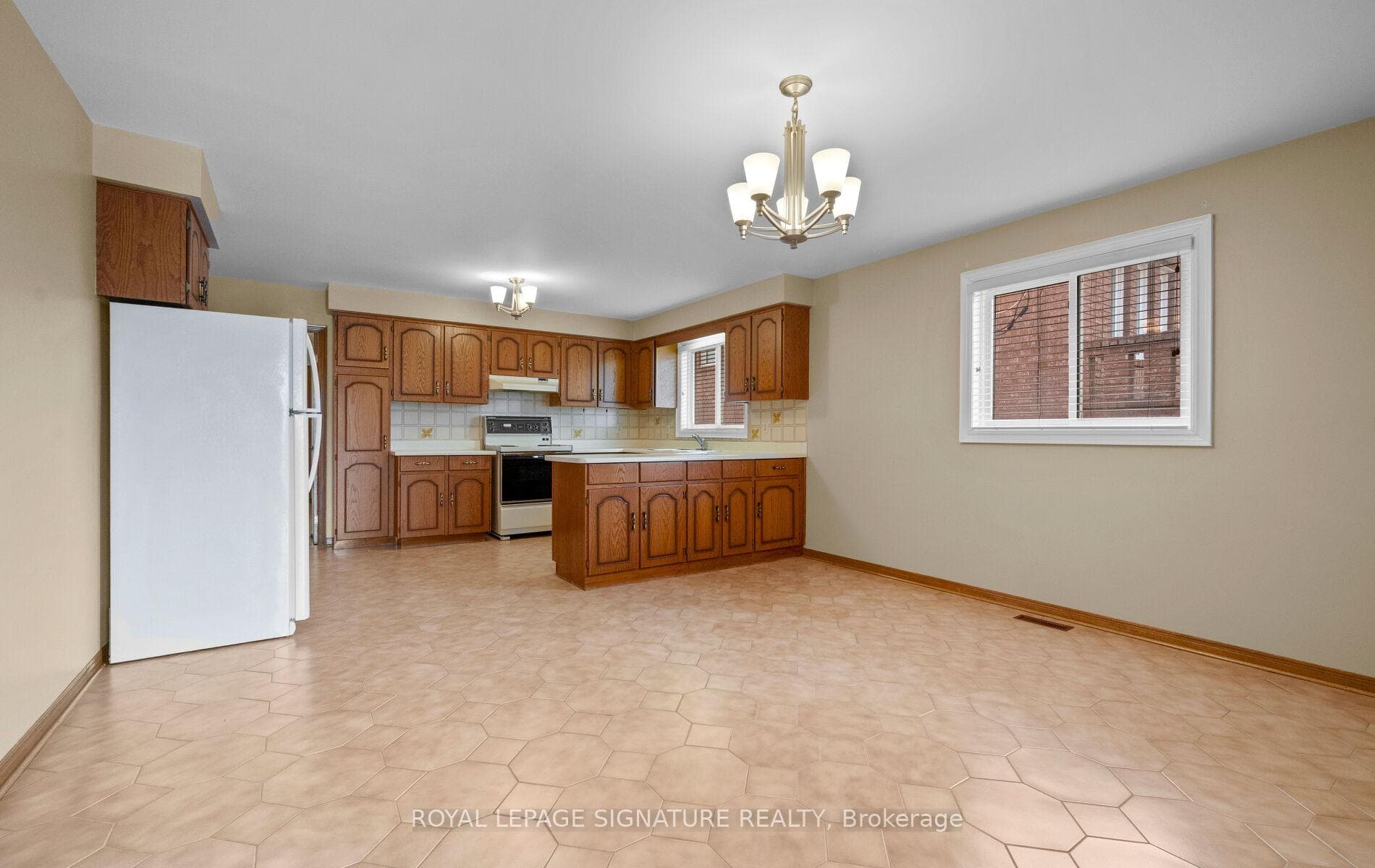 5 Acacia Avenue photo 13