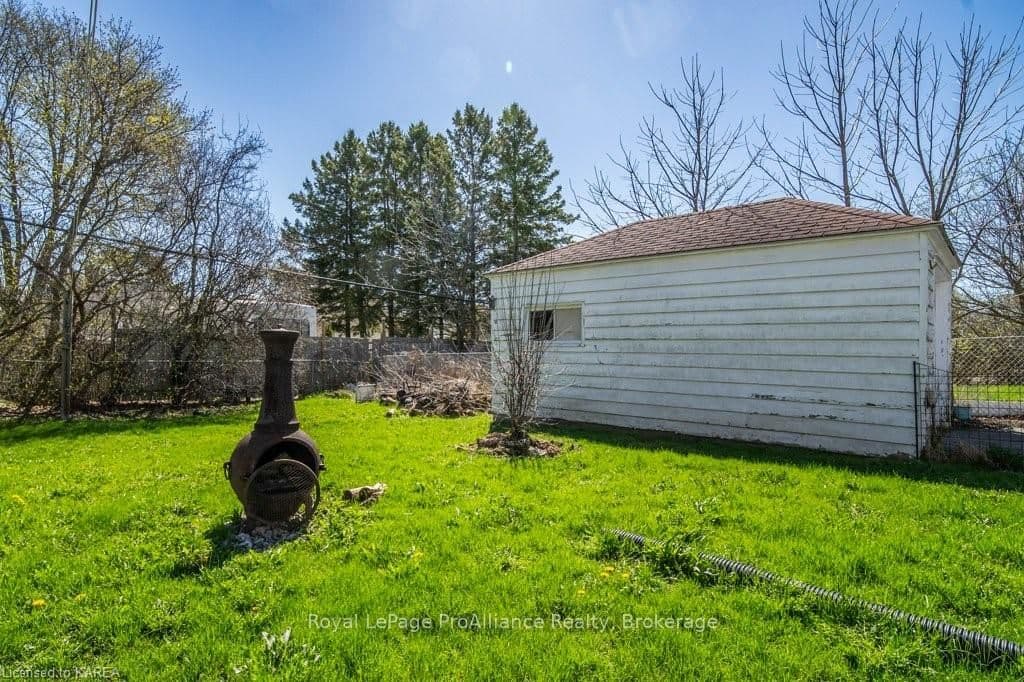 197 KINGSCOURT Avenue photo 40
