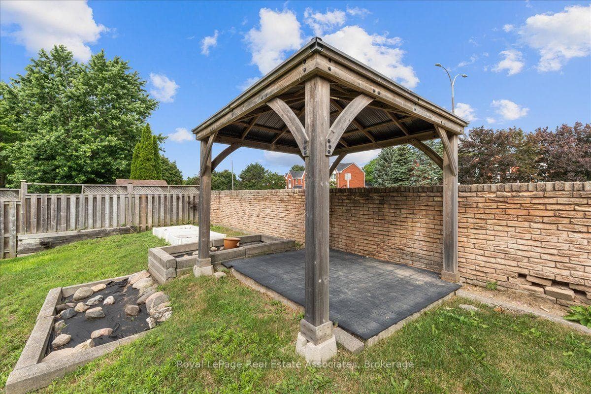 19 Harrison Court photo 46